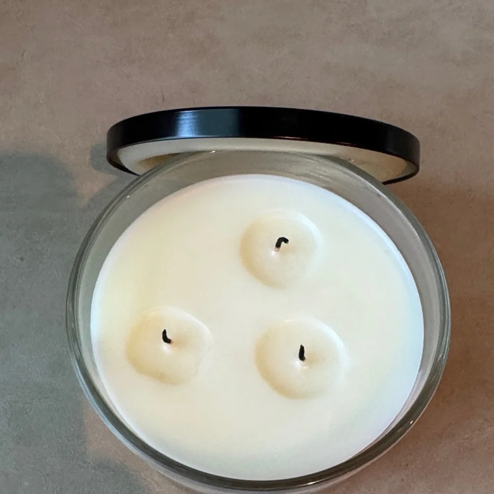 Avon Cinnamon Spice & All Things Nice Candle with Black Lid